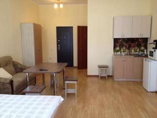 Апартаменты Dioskuriya Guest House Сухум Номер-студио с видом на море-6