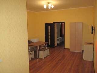 Апартаменты Dioskuriya Guest House Сухум Семейные апартаменты-1
